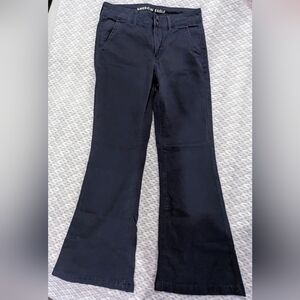 *Discontinued* American Eagle Super Stretch Artist Flare Pants - Size 8 Short